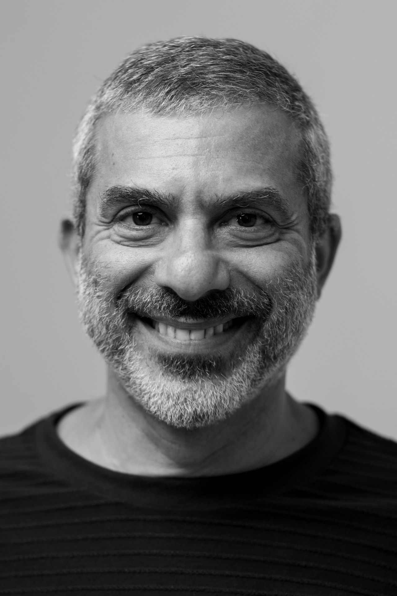 Retrato em preto e branco de Eduardo Farah